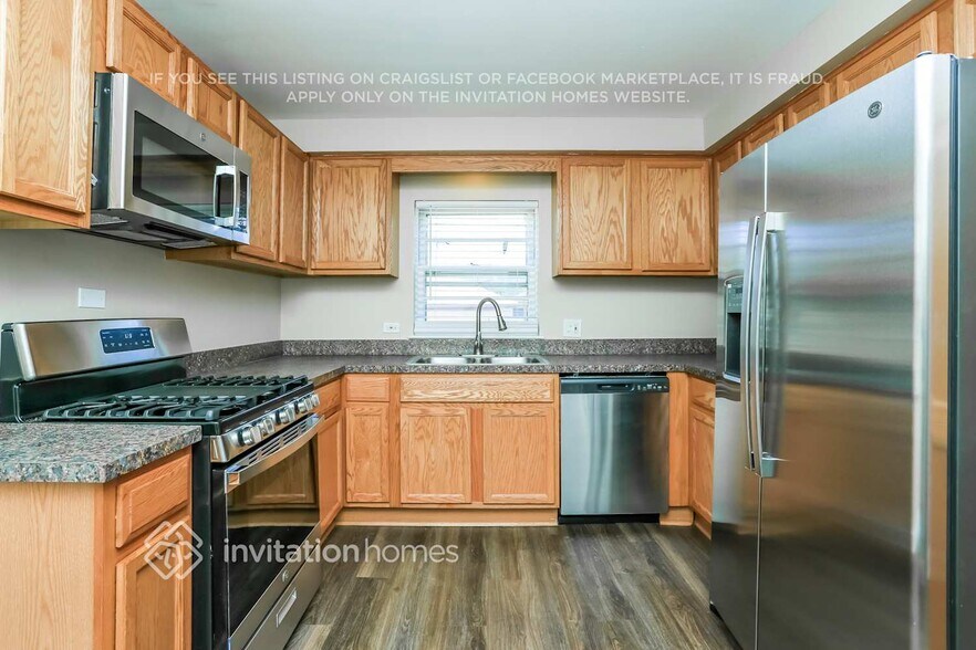 Building Photo - 9147 S Richmond Ave