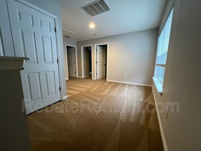 Building Photo - 824 Black Cherry Dr S