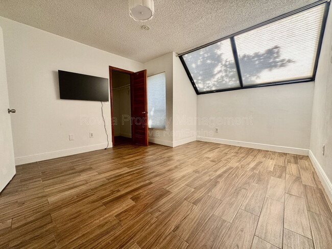 Building Photo - 2180 Brickell Ave