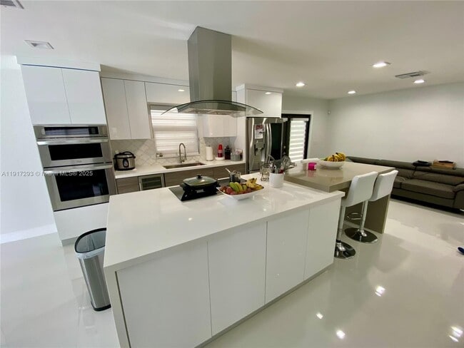 Building Photo - 14202 SW 111th Ln