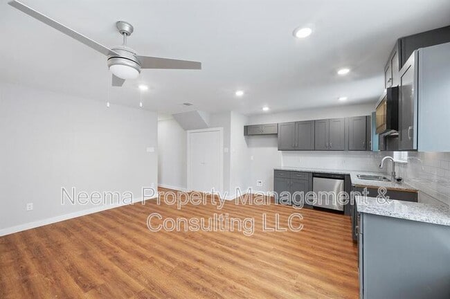 Building Photo - 8715 Bertwood St