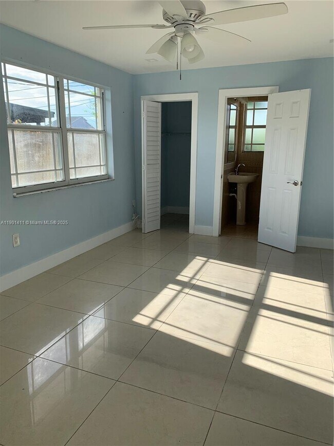 Building Photo - 7331 SW 16th St