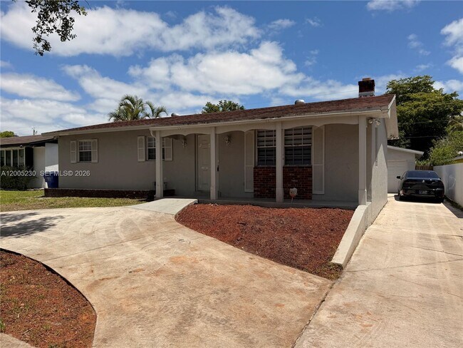 Building Photo - 3011 N 74th Way