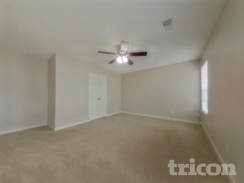 Building Photo - 672 Thornhill Dr