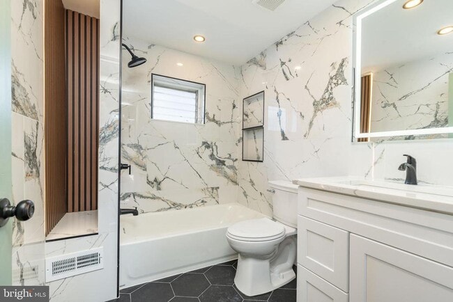 Building Photo - 3120 Tilton St