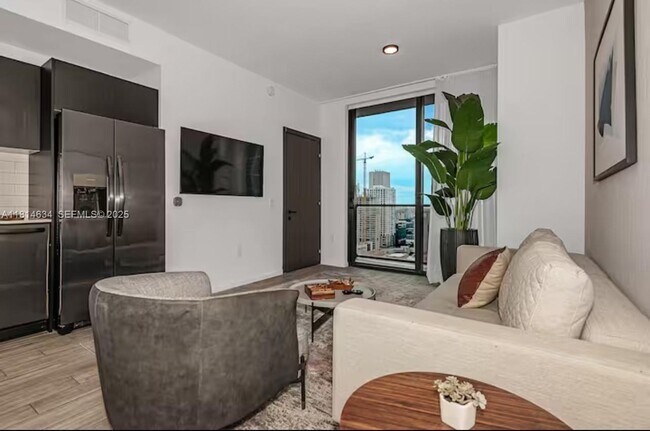 Building Photo - 398 NE 5th St