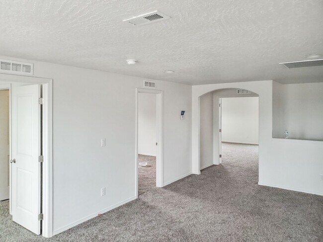 Building Photo - 4026 N Arrowleaf Lp