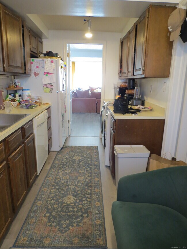 Building Photo - 97 Highland Rd