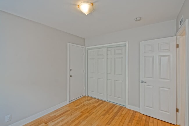 Building Photo - NEWLY REMODELED, BRIGHT & AIRY HOLLYGLEN HOME W/ REAR YARD/PATIO, 2 LIVING AREAS & BRAND NEW KITC...