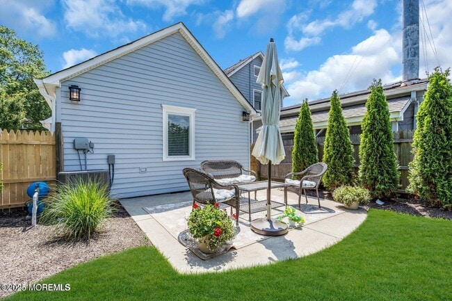 Building Photo - 520 Brighton Ave