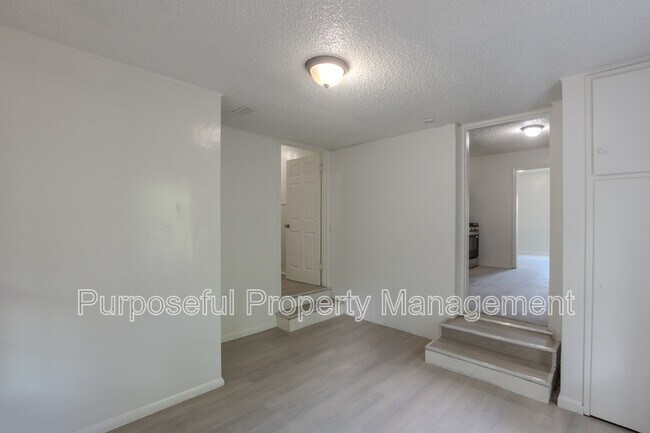 Building Photo - 2300 Miramar Blvd