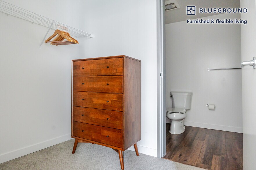 Building Photo - 12282 NE 12th Ln