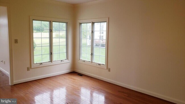 Building Photo - 14 Hayworth Cir