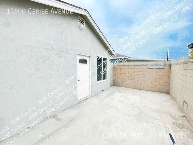 Building Photo - 13500 Cerise Ave