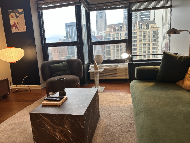 Building Photo - 30 E Huron St