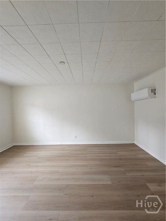 Building Photo - 1134 E 53rd St