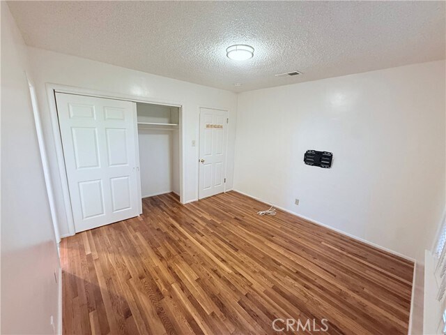 Building Photo - 10731 Freer Ave