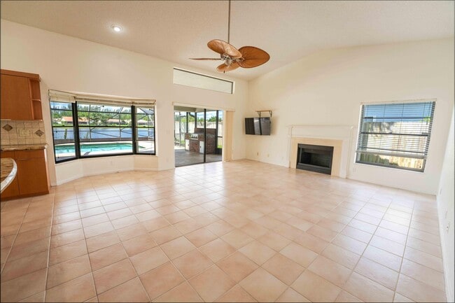 Building Photo - 11511 Island Lakes Ln
