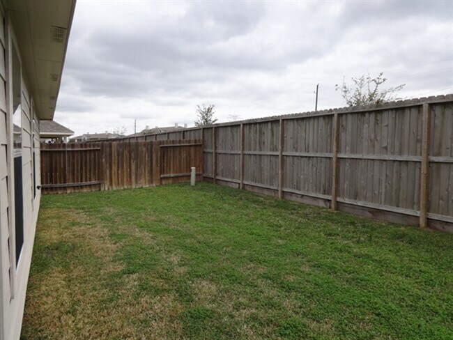 Building Photo - 21415 Branchport Dr