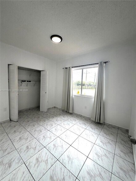 Building Photo - 8019 Lake Dr