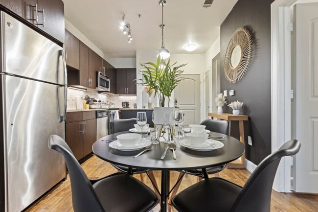 Building Photo - 5250 Town and Country Blvd