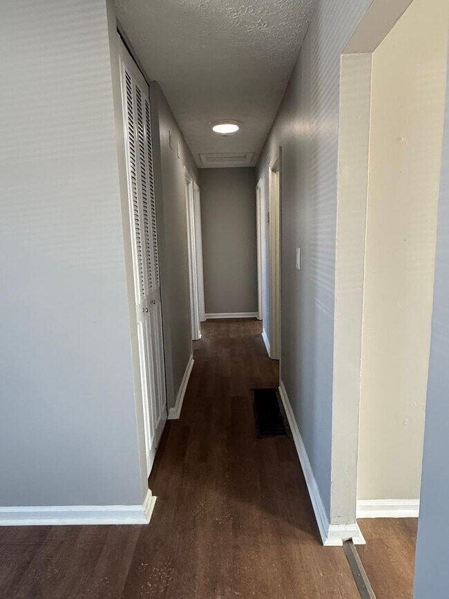 Building Photo - 3678 Niagara Dr