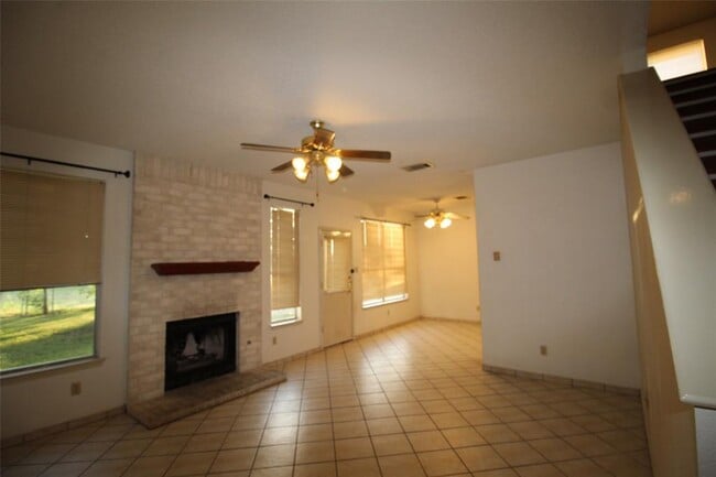 Building Photo - 8622 Piney Creek Bend