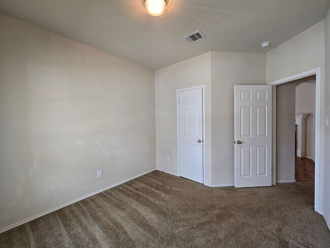 Building Photo - 4804 Bayer Hollow Dr
