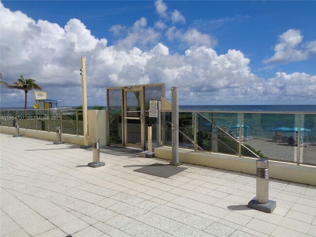 Building Photo - 2501 S Ocean Dr