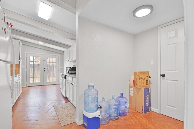 Building Photo - 2007 68th St