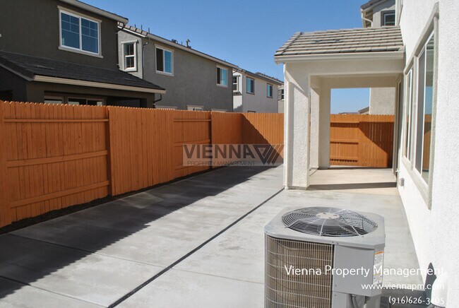 Building Photo - 2273 Milky Way Cir