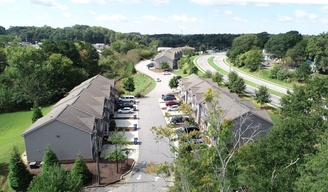 Building Photo - Swann Villas