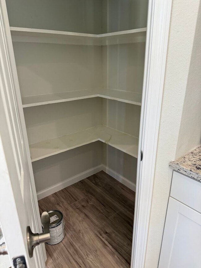 Building Photo - NEW ON MARKET