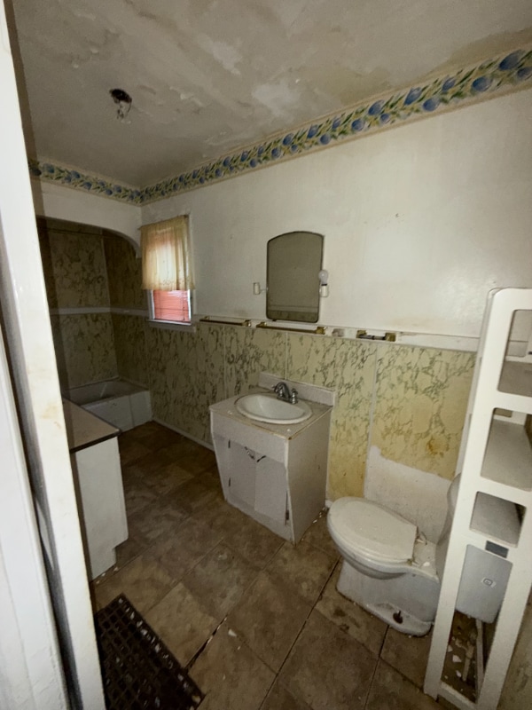 Building Photo - 762 E Alma Ave