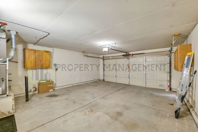 Building Photo - Spacious 4-Bedroom Home for Rent - $2800/m...