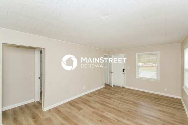 Building Photo - 2 Bedroom Pet-Friendly Home in Indianapoli...
