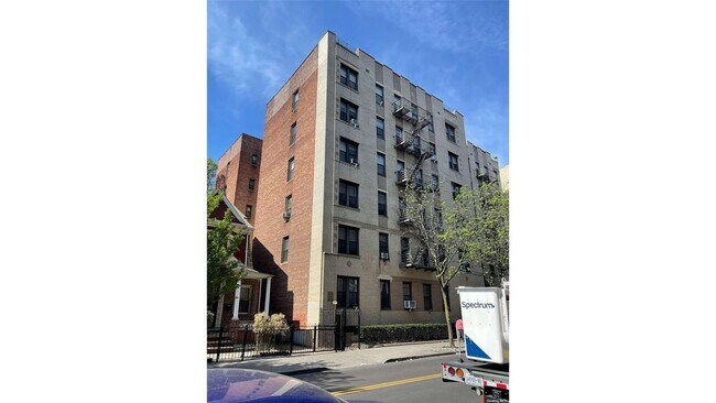 Building Photo - 40-18 Hampton St