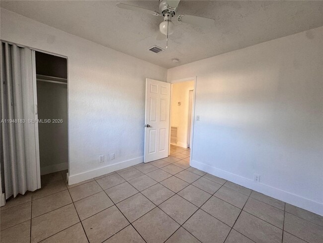 Building Photo - 4851 SW 44th Ave