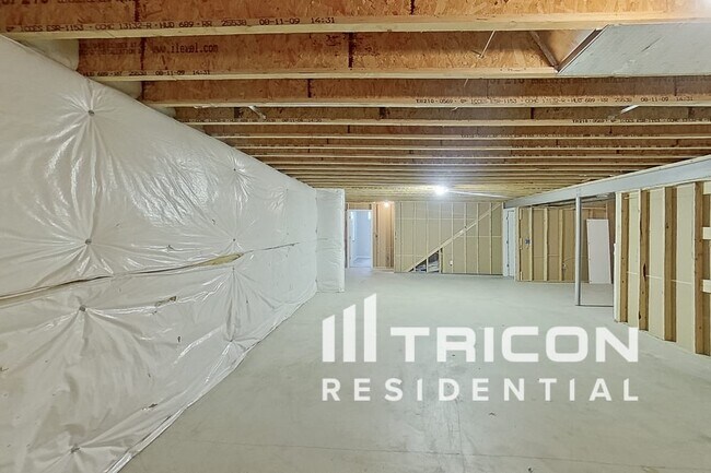 Building Photo - 120 Intrepid Ave
