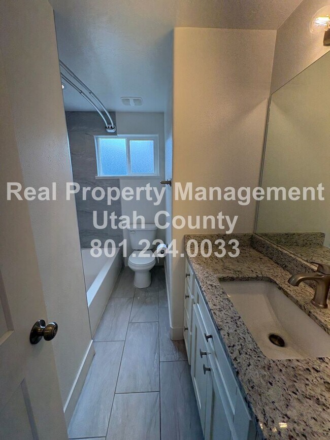 Building Photo - 715 E 1400 S