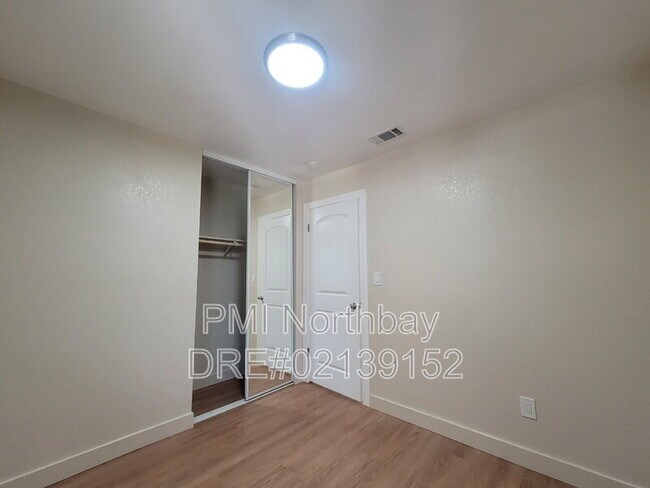 Building Photo - 2080 Diamond Way
