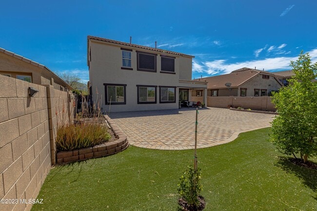 Building Photo - 8479 N Gaetano Loop