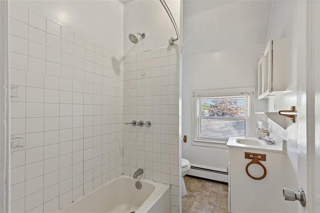 Building Photo - 884 Smithfield Ave