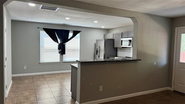 Building Photo - 5605 Clyde Ln