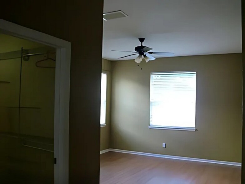 Building Photo - 554 Hiawatha Palm Pl