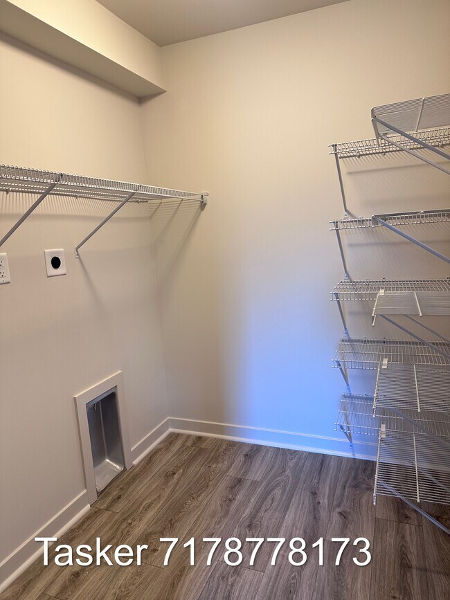 Building Photo - 7244 White Oak Blvd