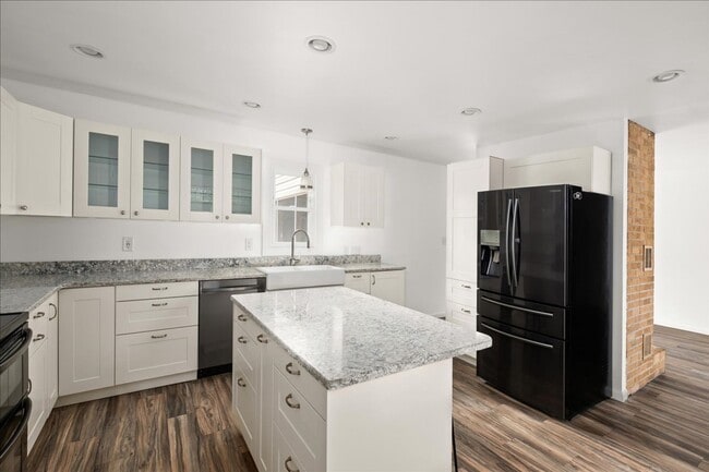 Building Photo - Charming, recently renovated 3-bed, 2.5 bath Ranch for rent in Milford, $2,200/month. Available e...