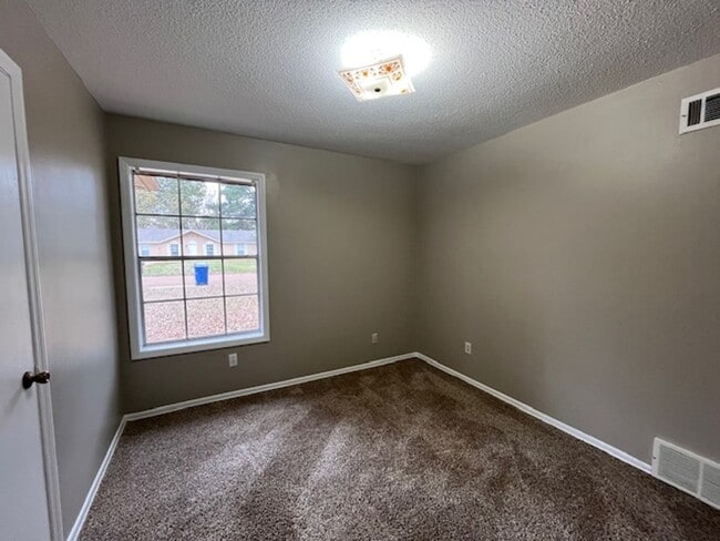 Building Photo - Renovated 3 Bedroom 1 Bath Home for Rent! with Detached Garage!