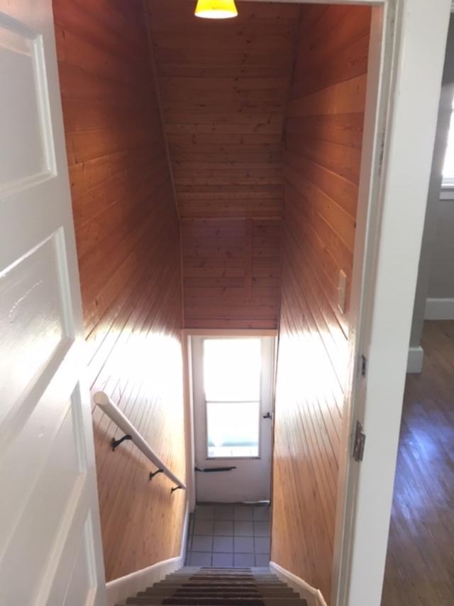 stair well - 1038 Madison St