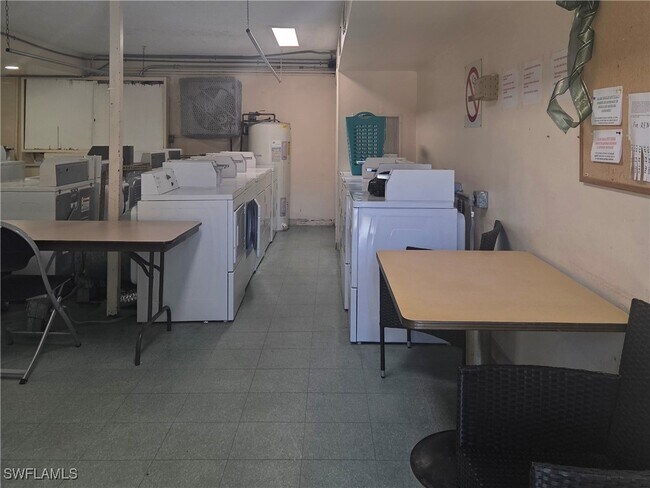 Building Photo - 3325 Arpt Rd S